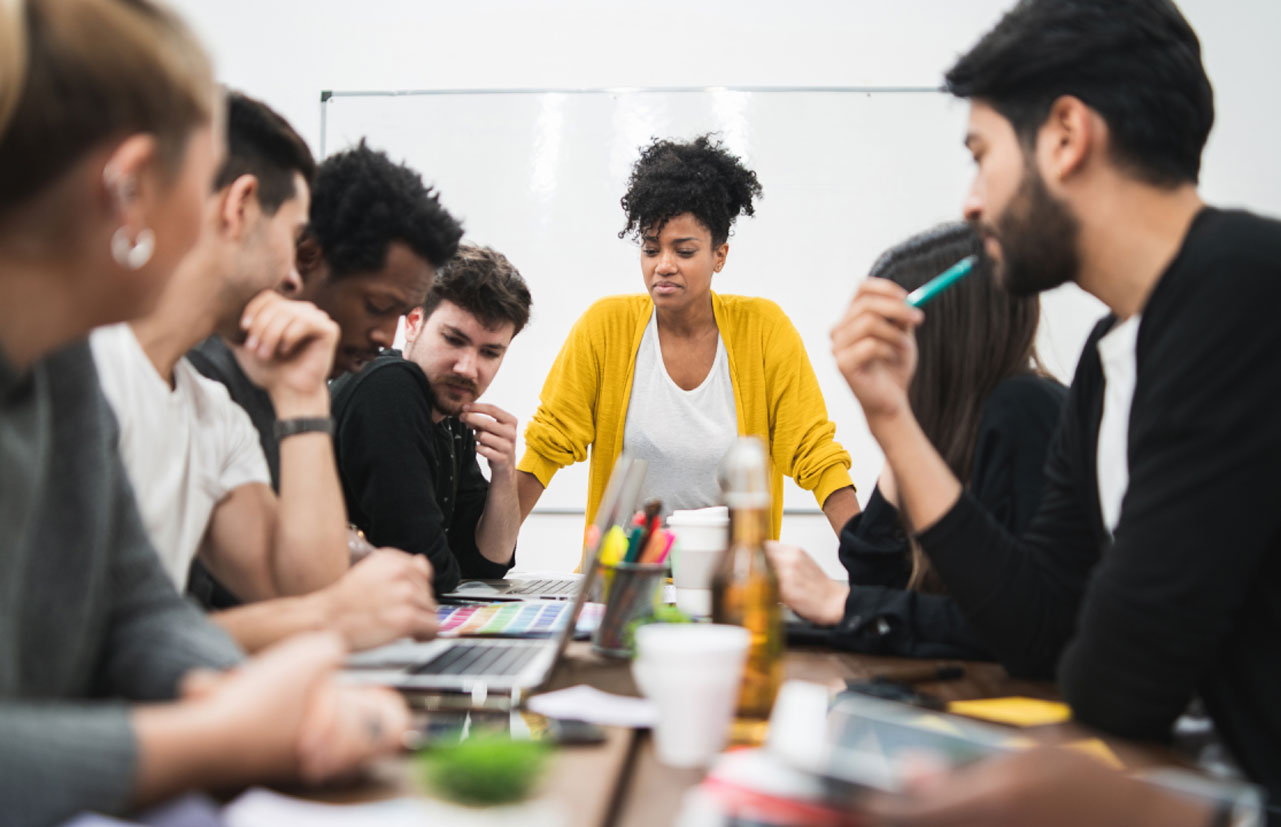 مزیت رقابتی کانون ارزیابی نسبت به مصاحبه سنتی